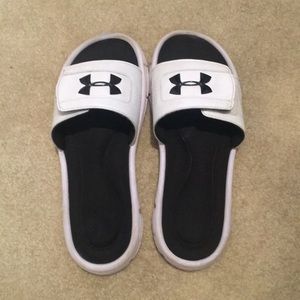 Under Armour Slides Size 8